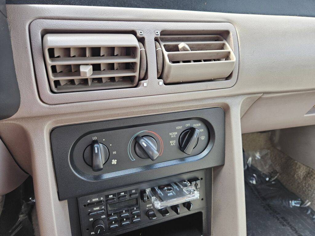 Ford-mustang-lx-1992-green-17