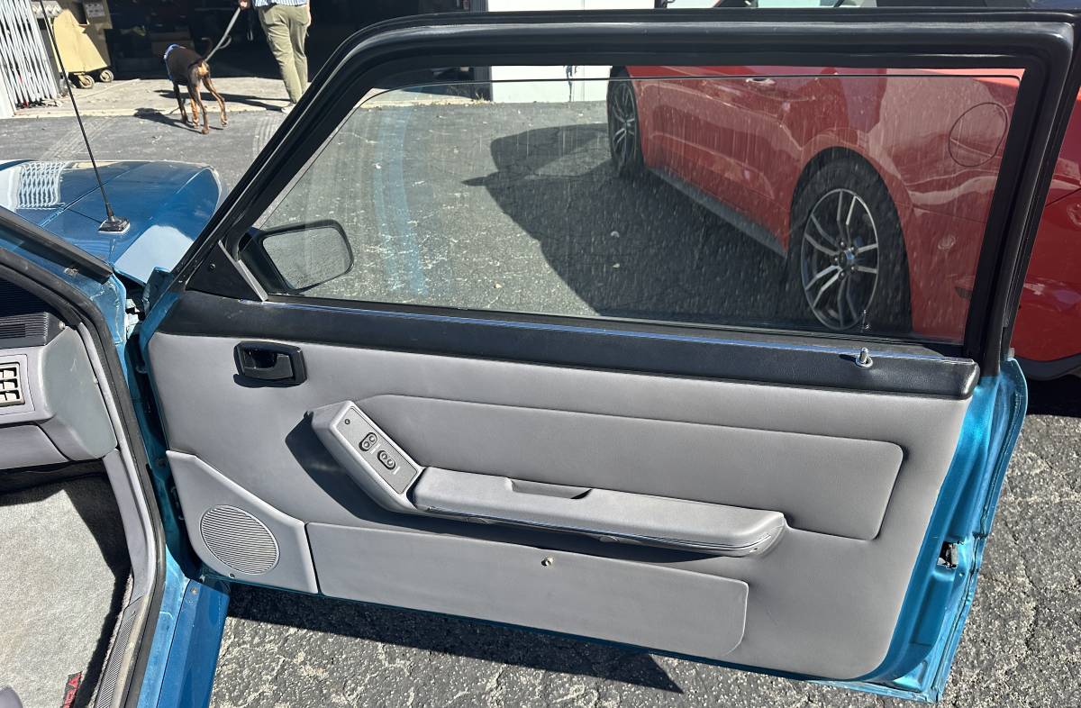 Ford-mustang-svt-cobra-1993-blue-11