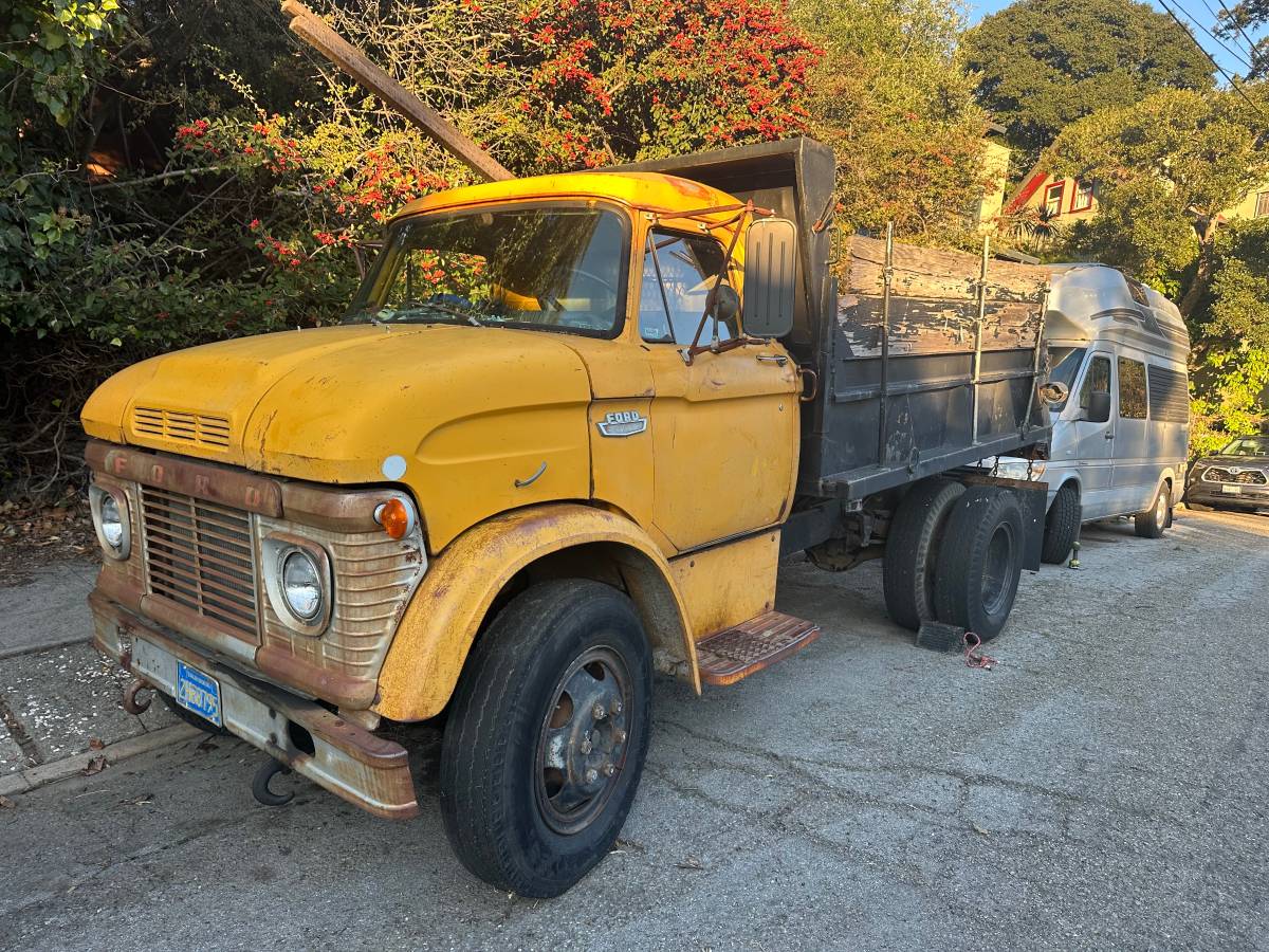 Ford-n600-1965-yellow