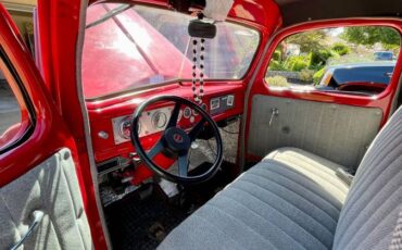 Ford-pickup-1946-red-1