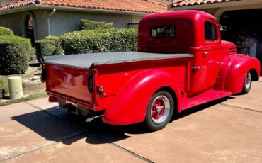 Ford-pickup-1946-red-2