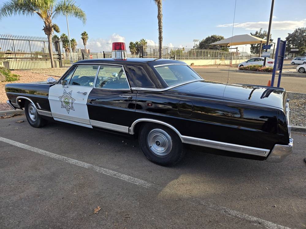 Ford-police-car-1967-black