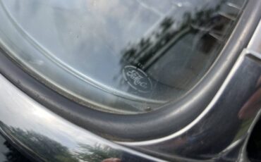 Ford-ranch-wagon-1953-black-17