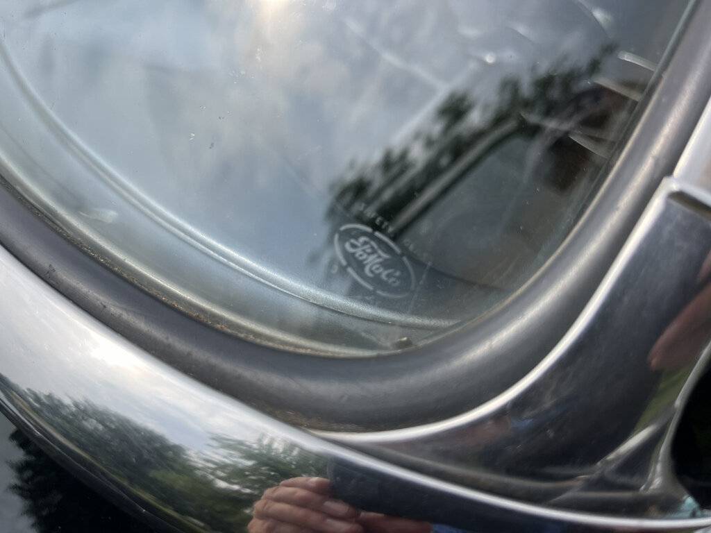 Ford-ranch-wagon-1953-black-17