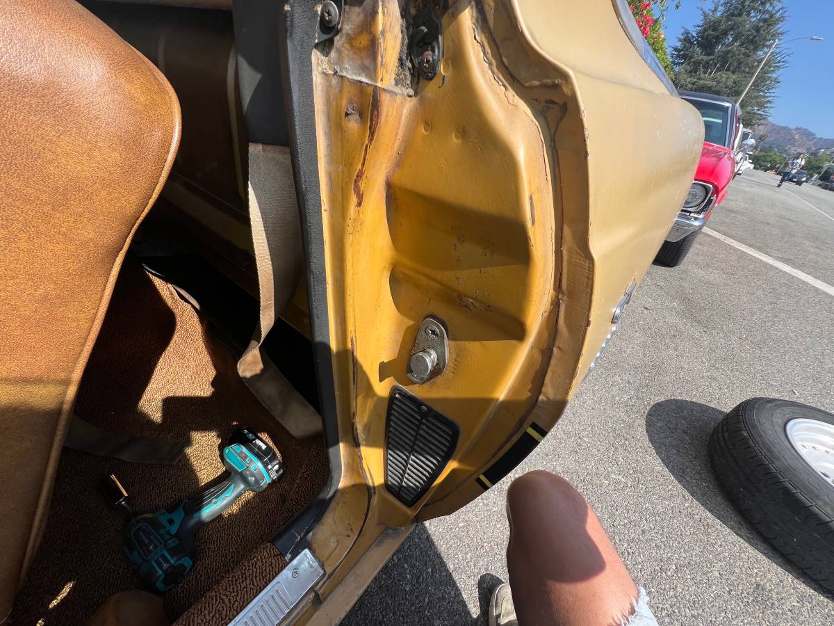 Ford-rancharo-1970-yellow-19