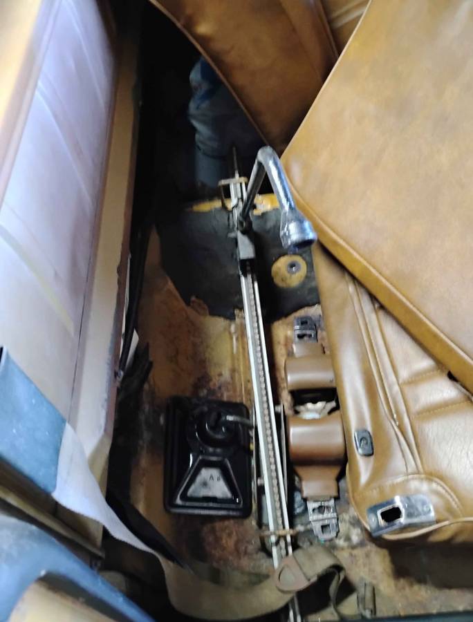 Ford-rancharo-1970-yellow-4