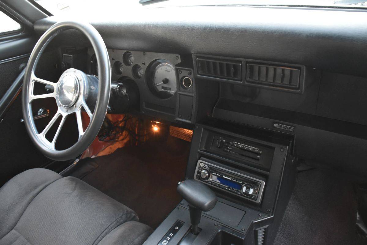 Ford-ranchero-1966-custom-21