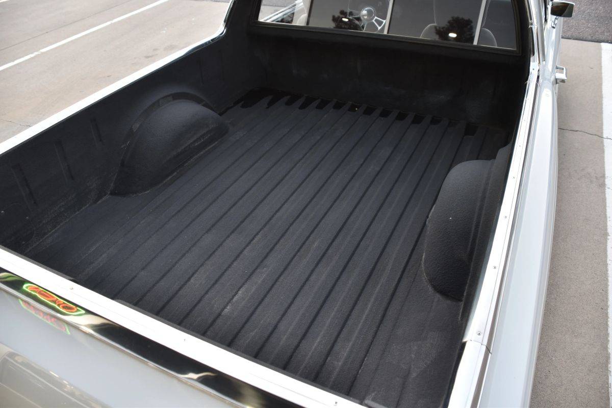 Ford-ranchero-1966-custom-23