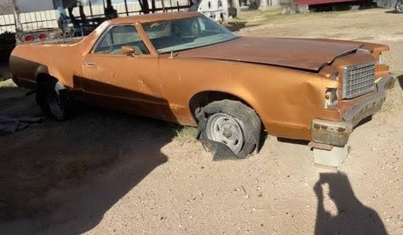 Ford-ranchero-1973-custom-2