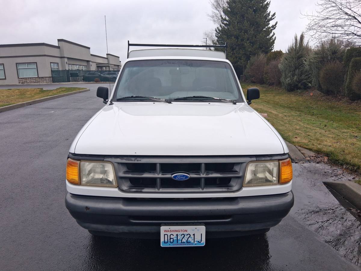Ford-ranger-1993-white-2