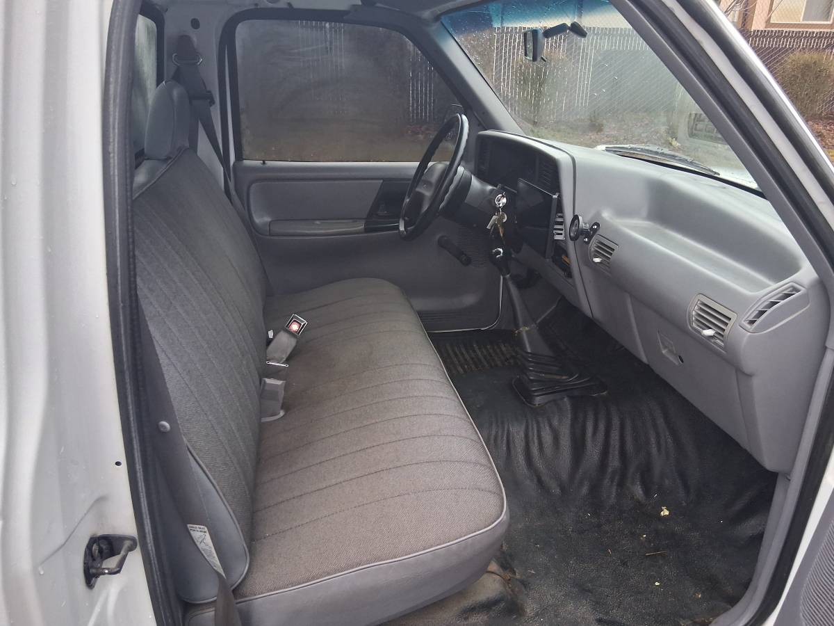 Ford-ranger-1993-white-6