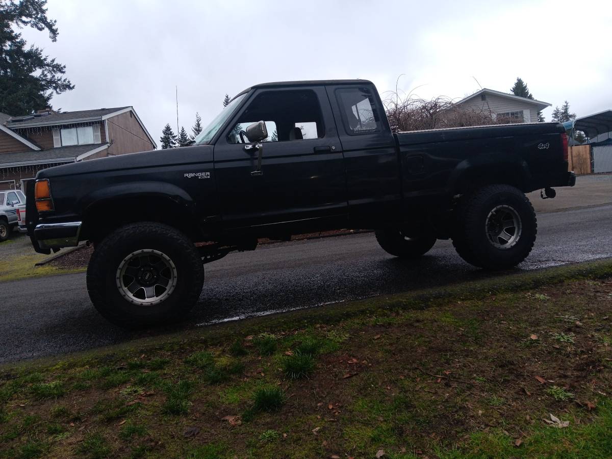 Ford-ranger-4x4-1989-black-1