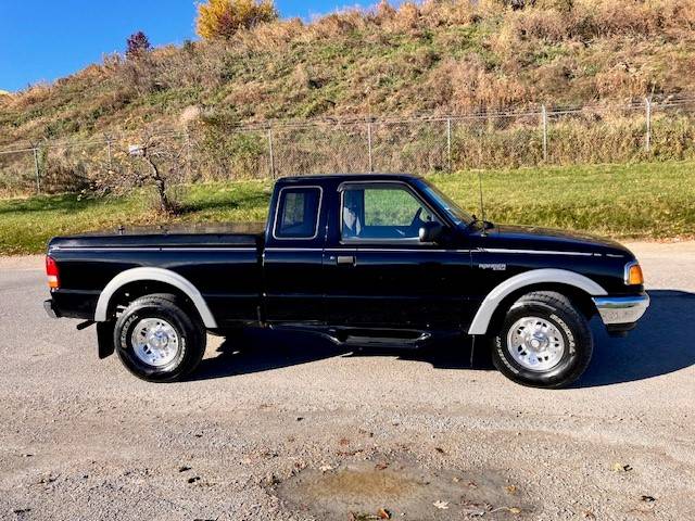 Ford-ranger-supercab-xlt-4x4-1995-black-1