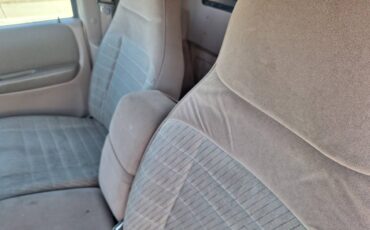 Ford-ranger-xlt-1964-brown-1