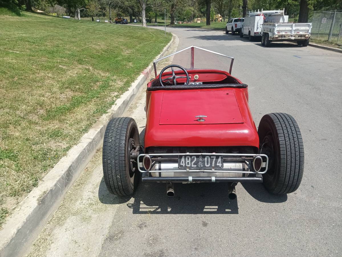 Ford-roadster-1926-red-46