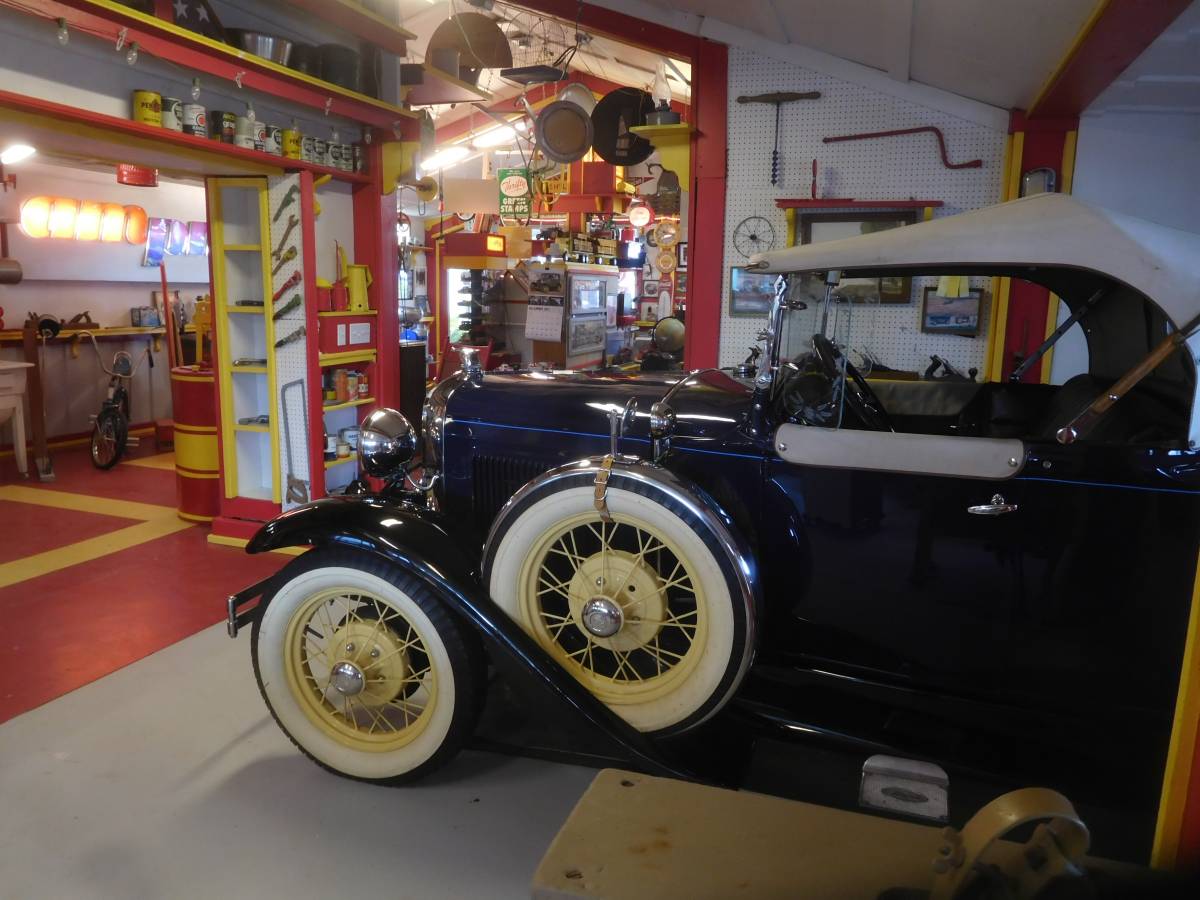 Ford-roadster-1931-blue-1