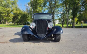 Ford-sedan-1934-black-10