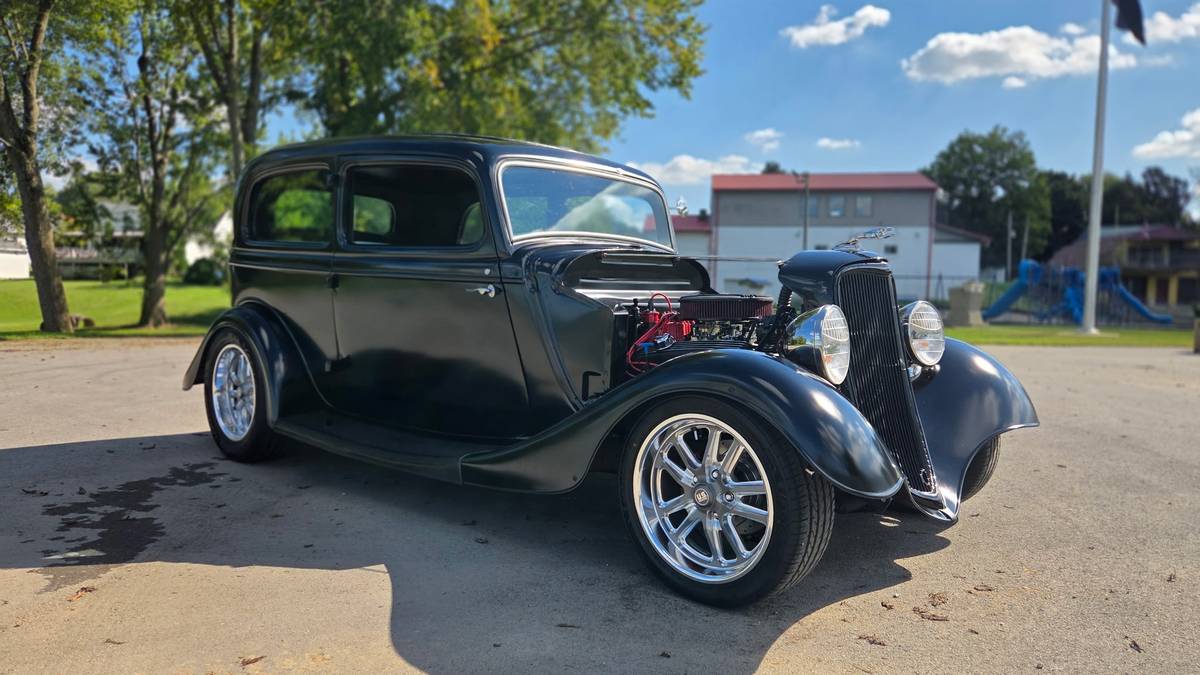 Ford-sedan-1934-black-13