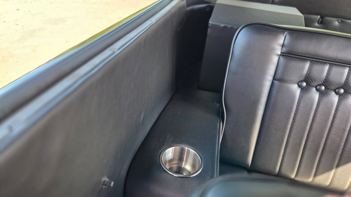 Ford-sedan-1934-black-18