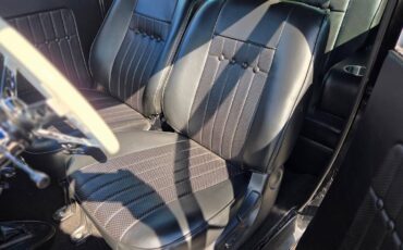 Ford-sedan-1934-black-2