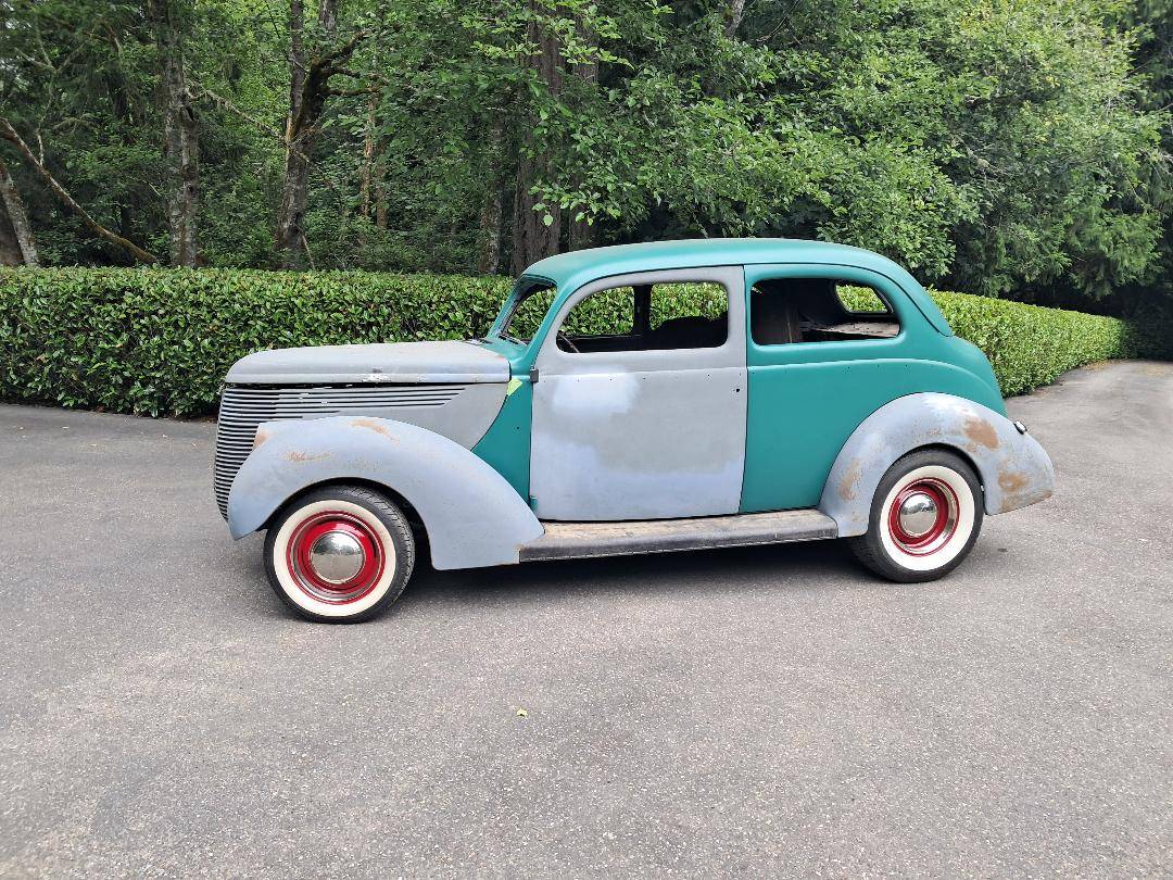 Ford-sedan-1938-green-3