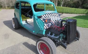 Ford-sedan-1938-green