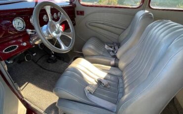 Ford-slant-back-sedan-1937-red-2