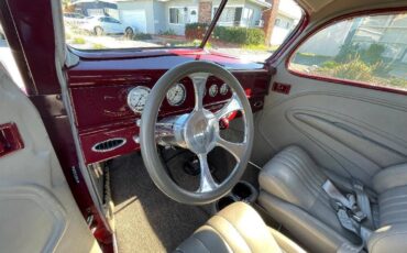 Ford-slant-back-sedan-1937-red-3