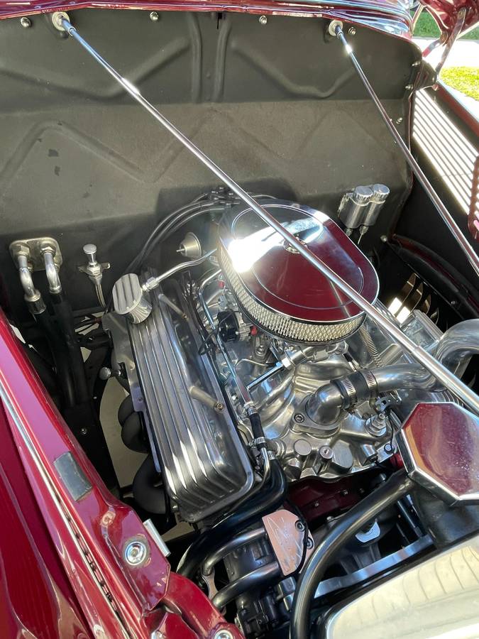 Ford-slant-back-sedan-1937-red-4