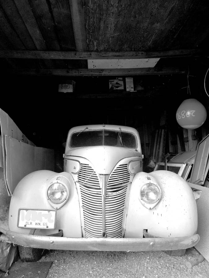 Ford-standard-coupe-1939-blue