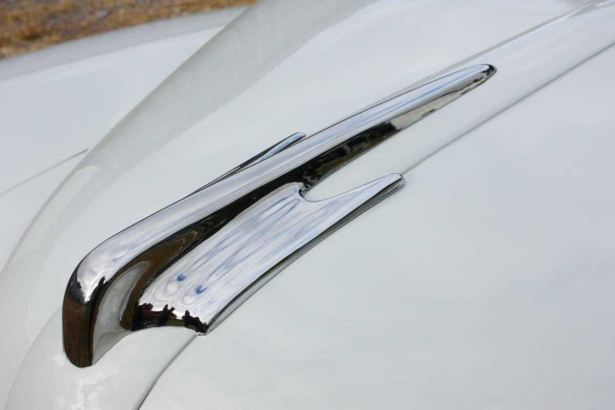 Ford-super-deluxe-coupe-1947-grey-11