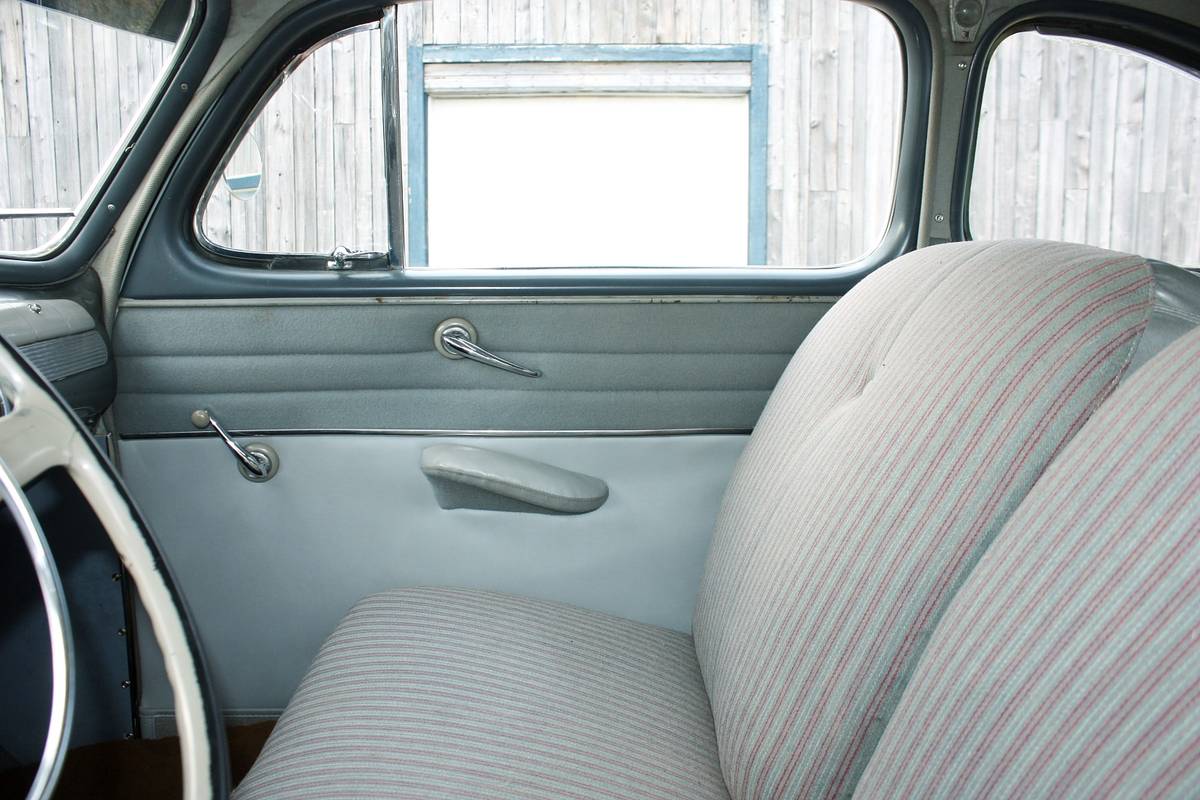 Ford-super-deluxe-coupe-1947-grey-14