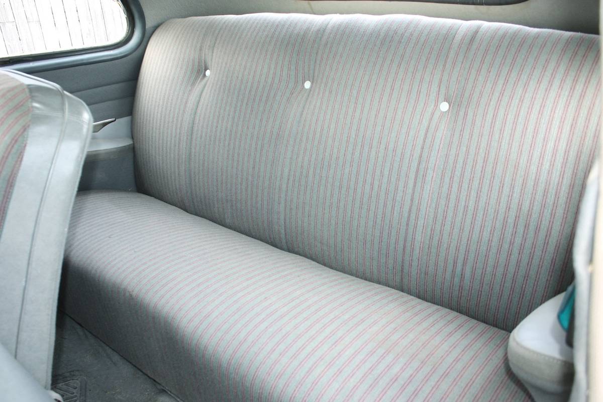 Ford-super-deluxe-coupe-1947-grey-2