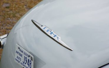 Ford-super-deluxe-coupe-1947-grey