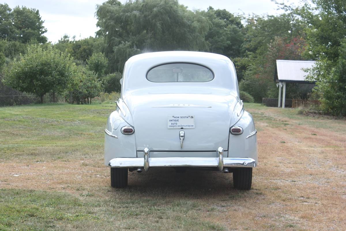 Ford-super-deluxe-coupe-1947-grey-5