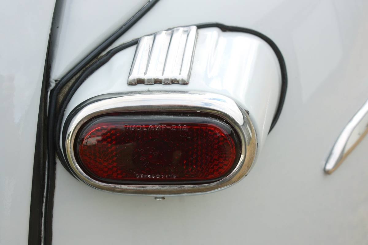 Ford-super-deluxe-coupe-1947-grey-9