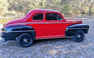 Ford-super-deluxe-coupe-1948-red