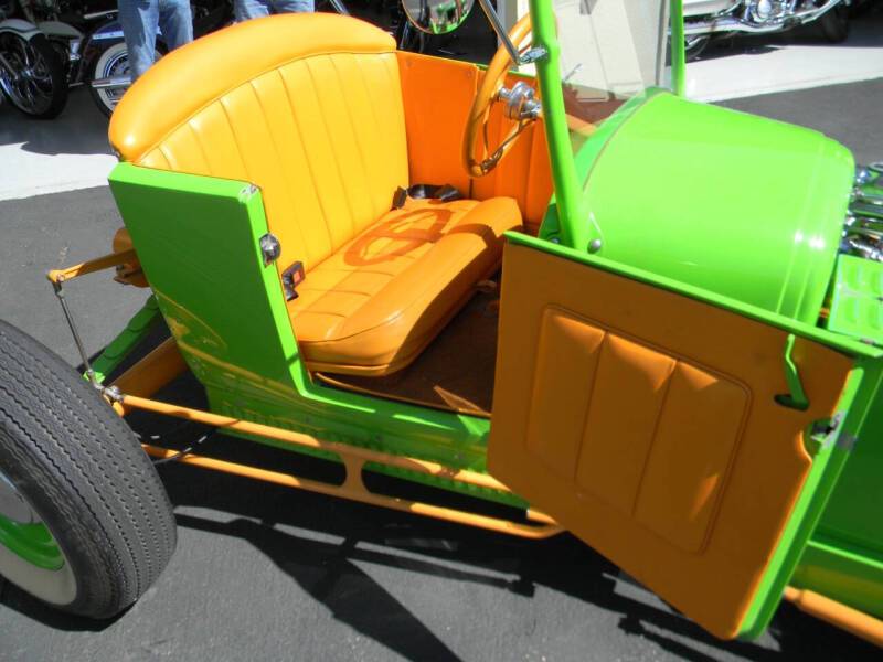 Ford-t-bucket-1927-custom-22