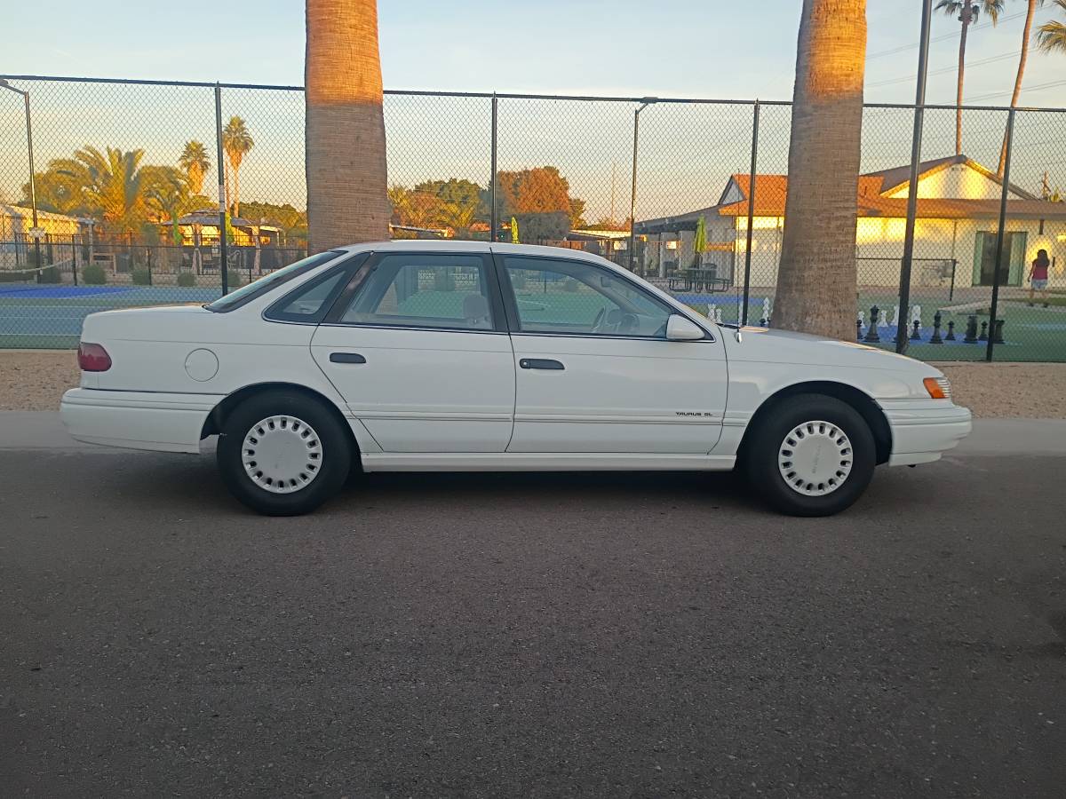 Ford-taurus-1993-1