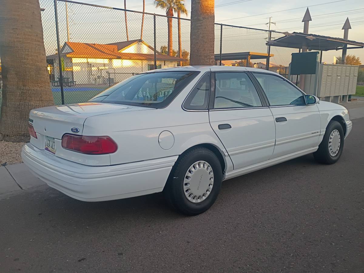 Ford-taurus-1993-2