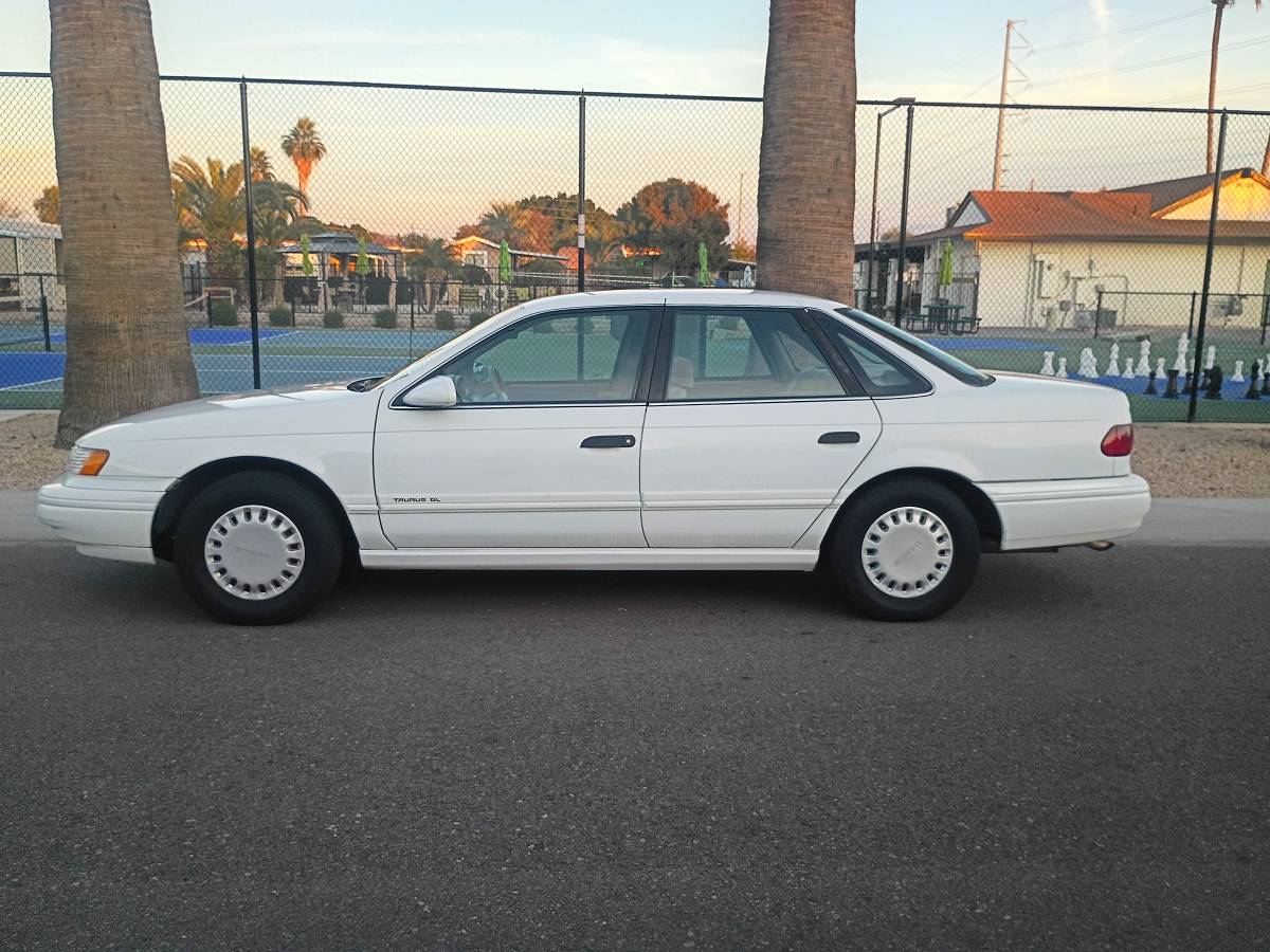 Ford-taurus-1993-4