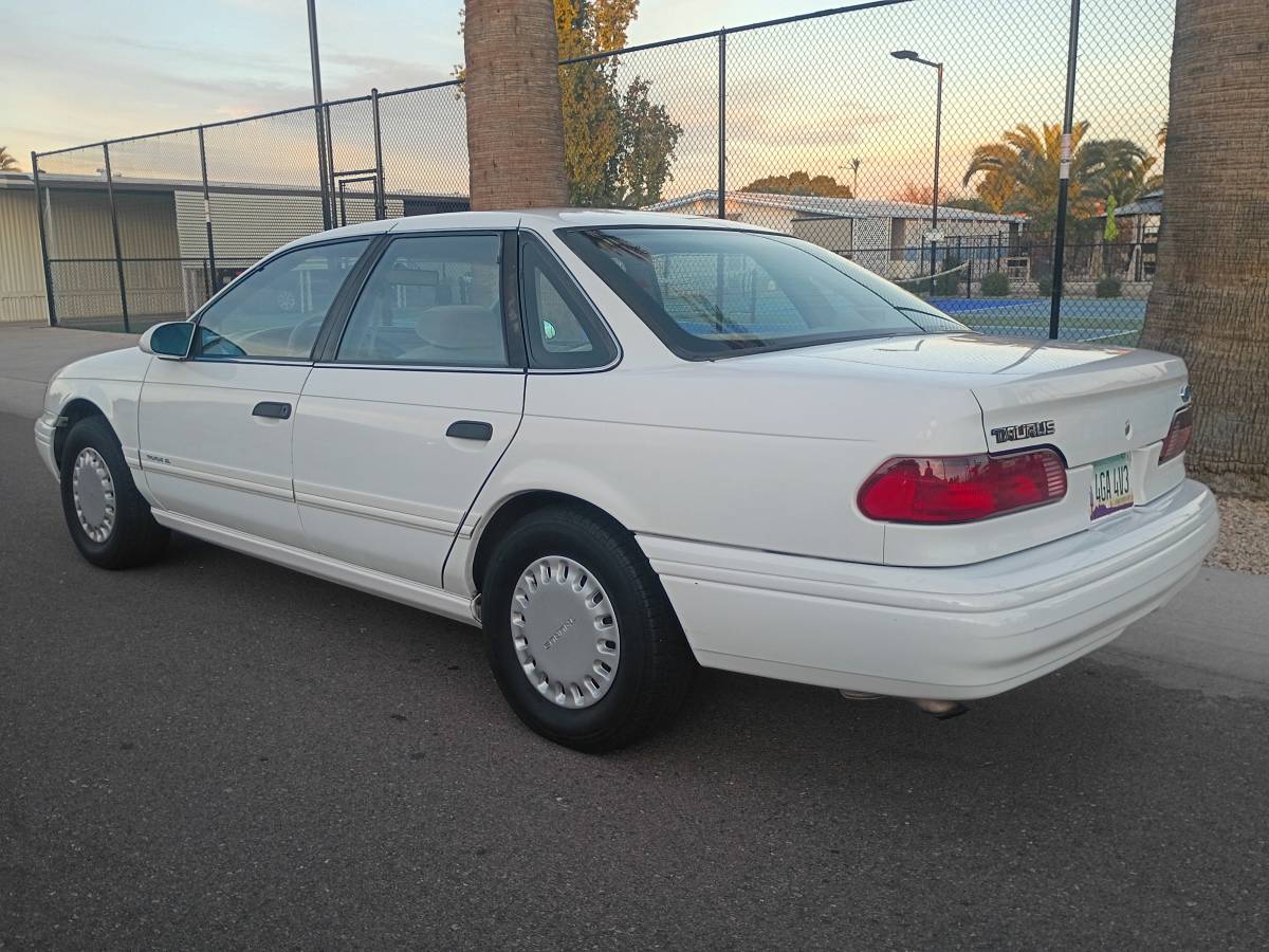 Ford-taurus-1993-5