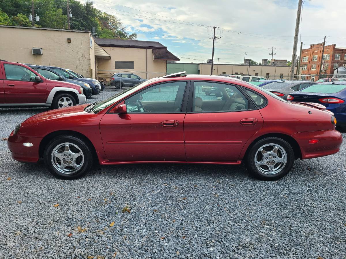 Ford-taurus-sho-1996-red-1