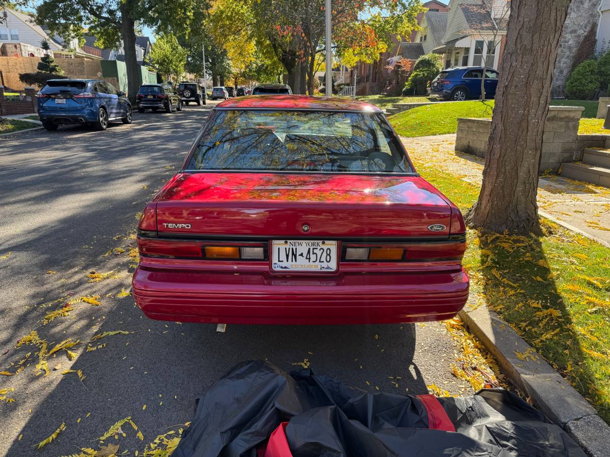 Ford-tempo-gl-1993-red-2
