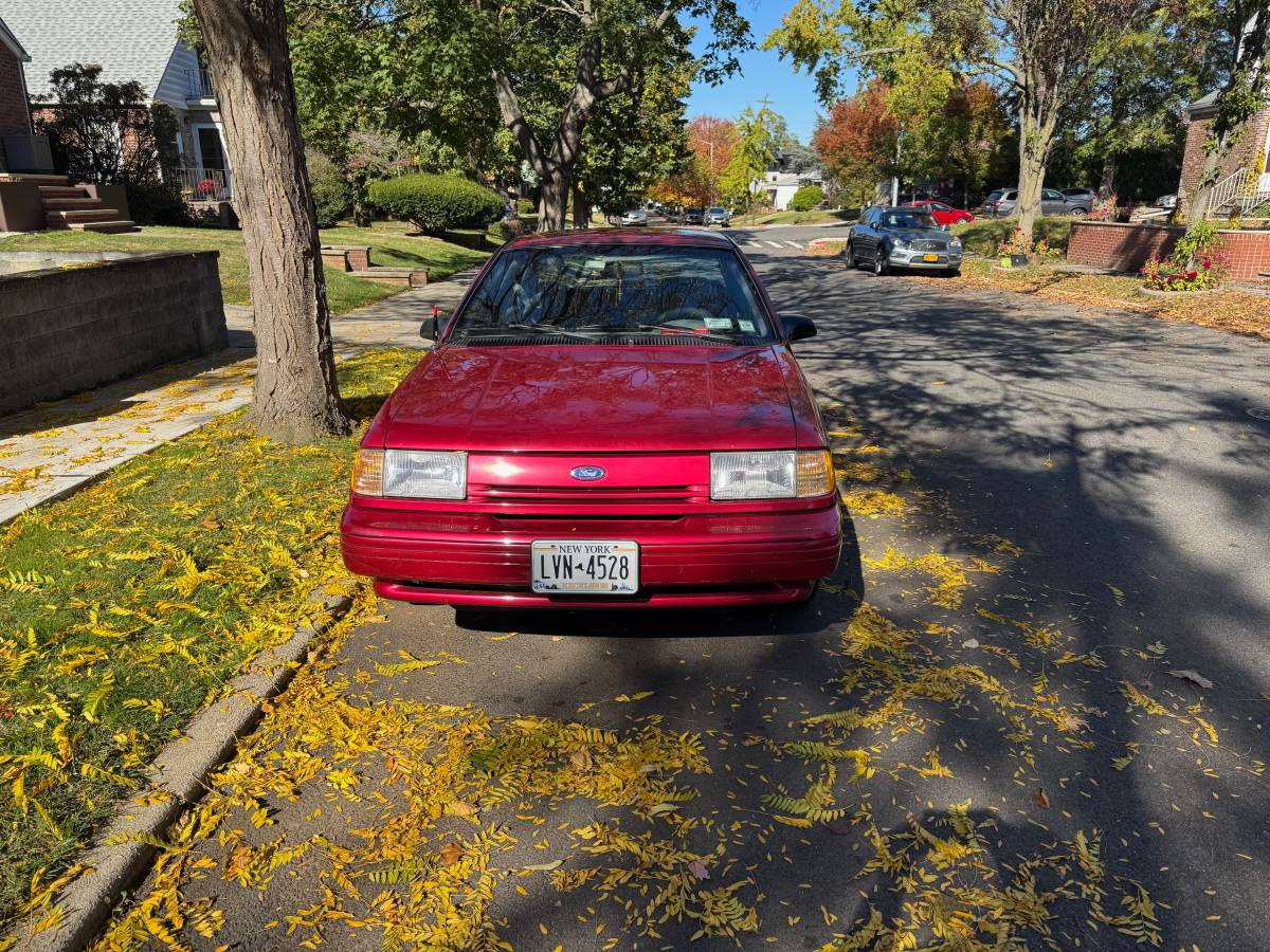 Ford-tempo-gl-1993-red-7