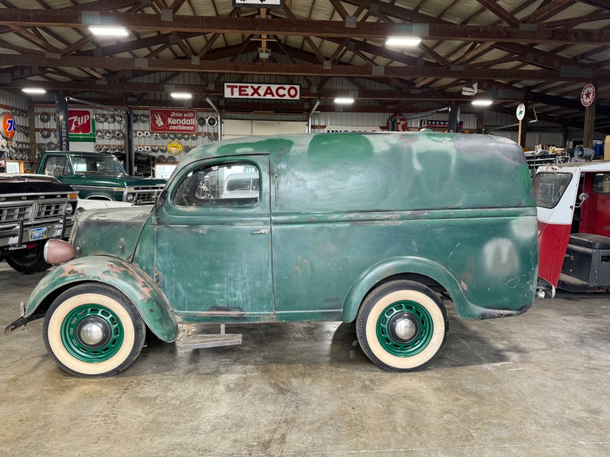 Ford-thames-1939-green-12