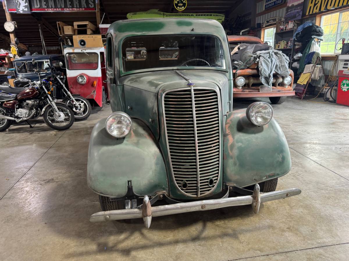 Ford-thames-1939-green-13