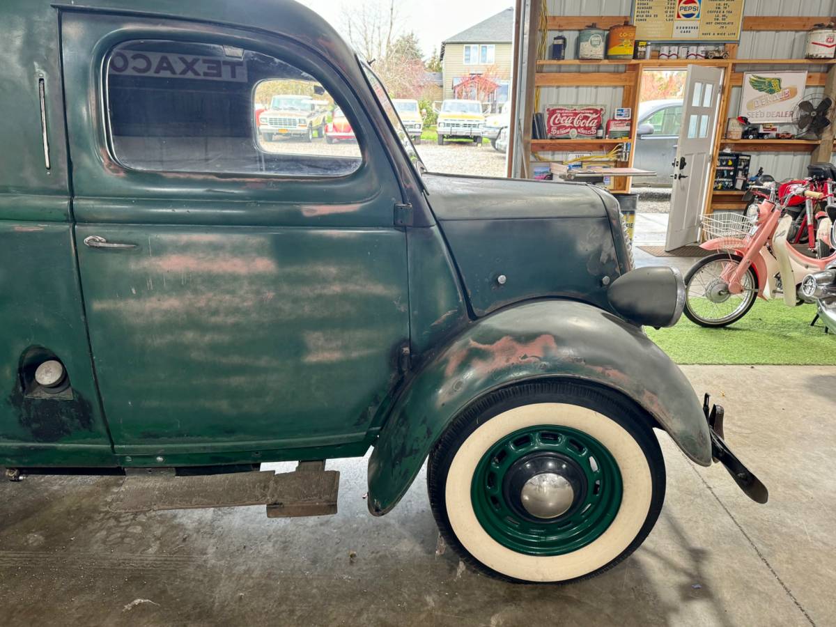 Ford-thames-1939-green-4