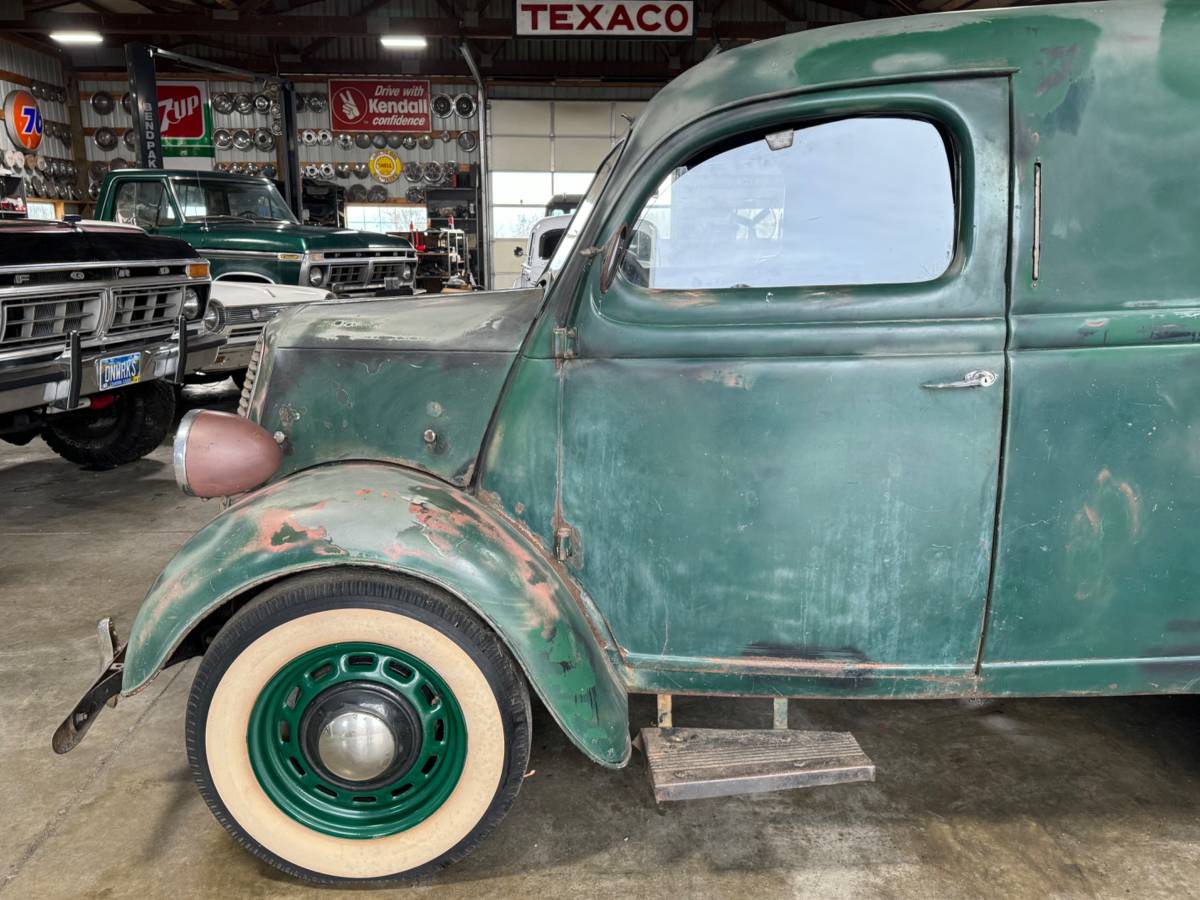 Ford-thames-1939-green-7