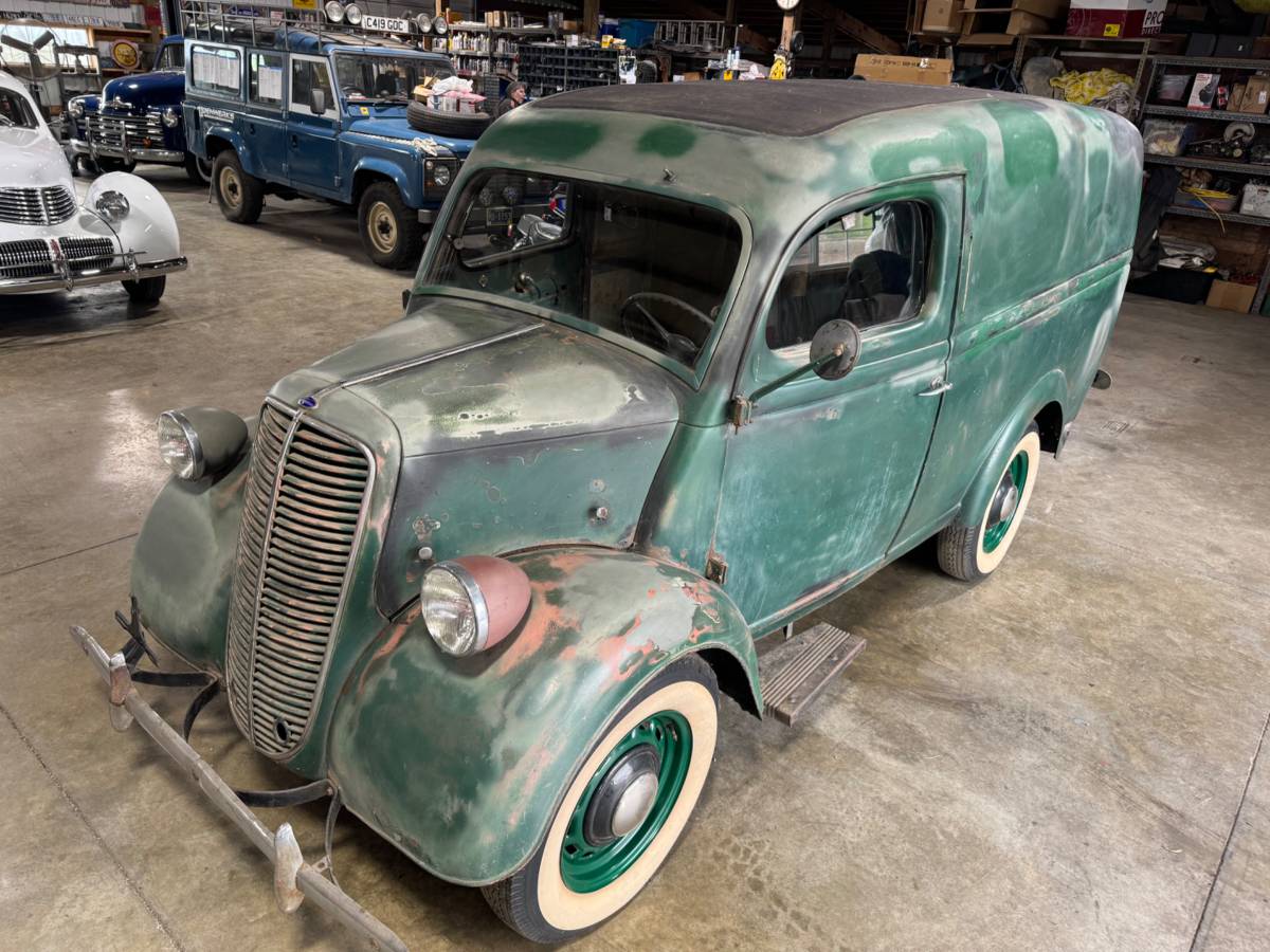 Ford-thames-1939-green